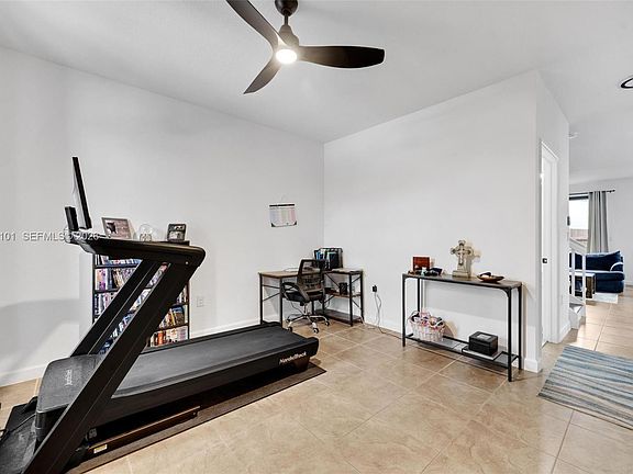 5th image of 11324 SW 233rd St