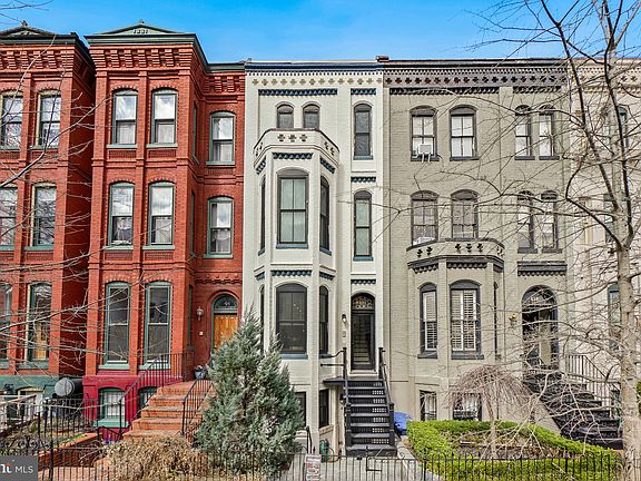 2nd image of 416 A St SE APT 3