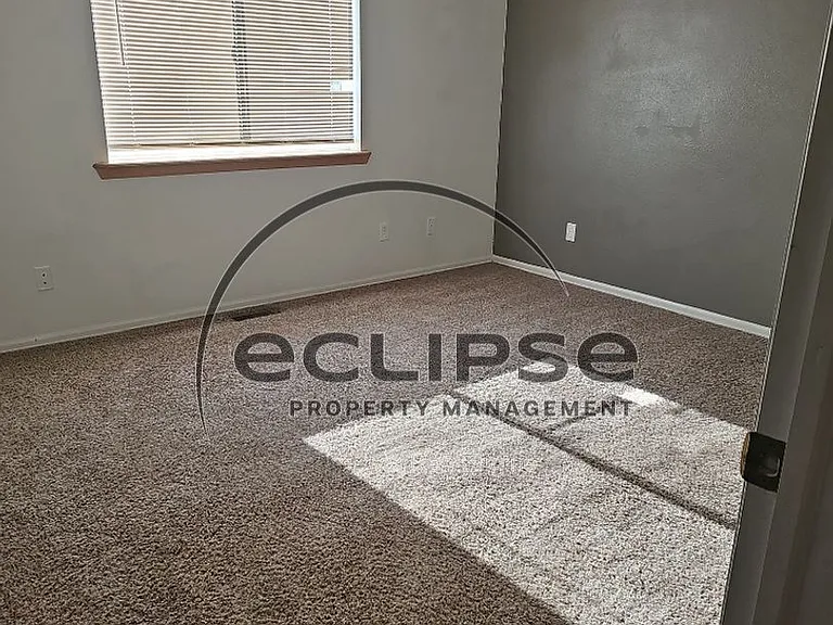 501 Foster Ave — Photo 15