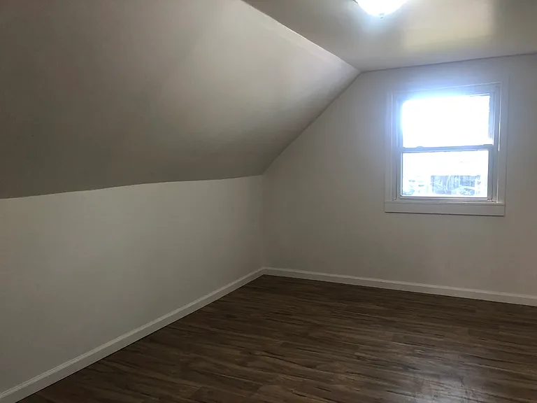 32 Farrell Ave — Photo 20