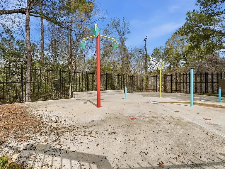 16810 Deck Ct — Photo 38