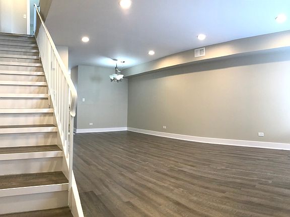 2nd image of 6039 Kit Carson Dr #6039