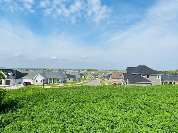 1603 Regency Rdg, Waunakee, WI 53597
