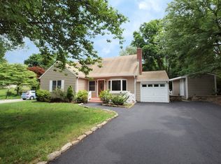 55 North St, Trumbull, CT 06611