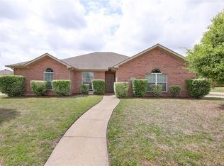 900 Sage Meadow Dr, Glenn Heights, TX 75154