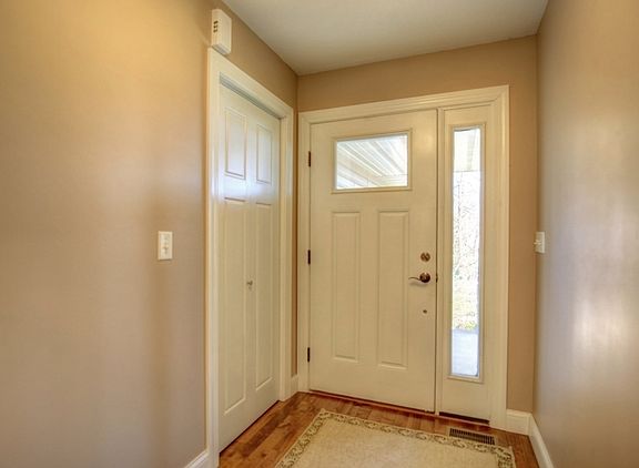 3rd image of 422 N Elm Blvd