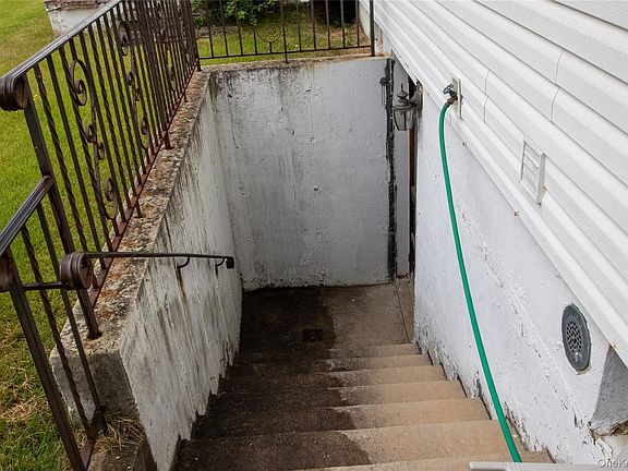4th image of 44 Willoughby Street