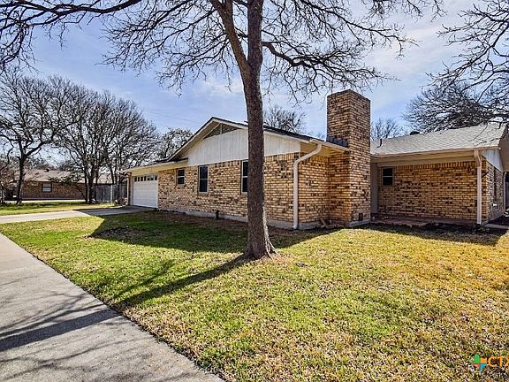 3rd image of 1101 Rhonda Lee St