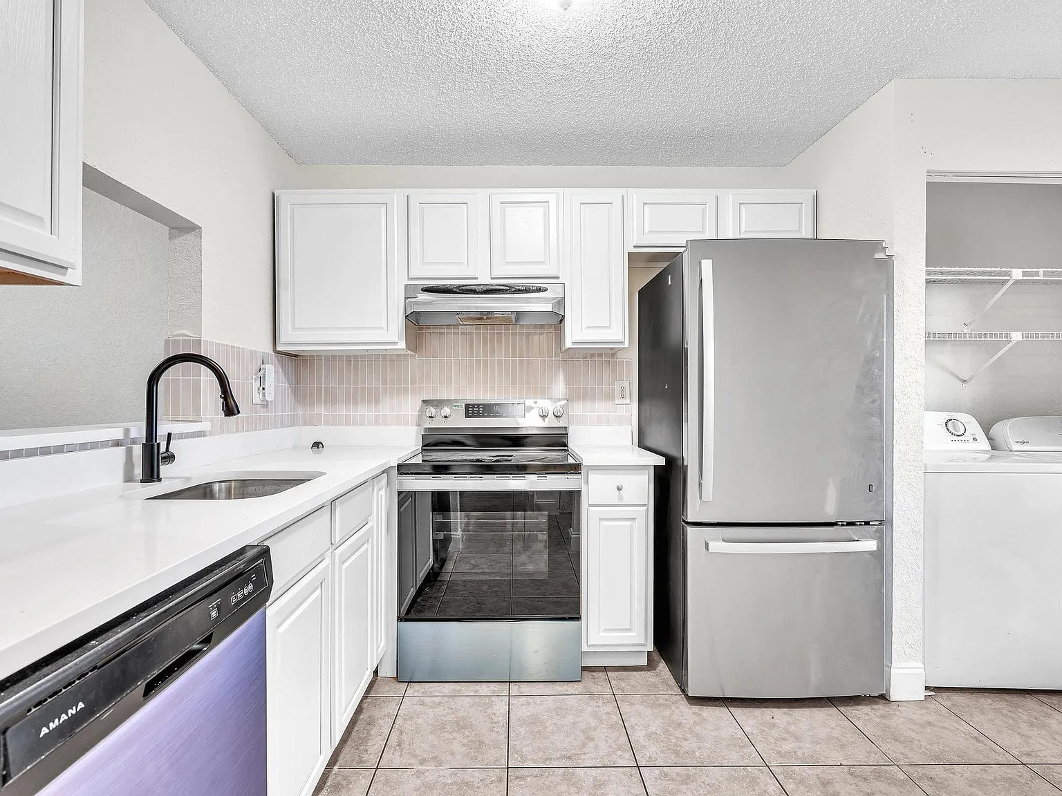 2 bed, 2.0 bath, 1053 sqft, $2,100 — Photo 1