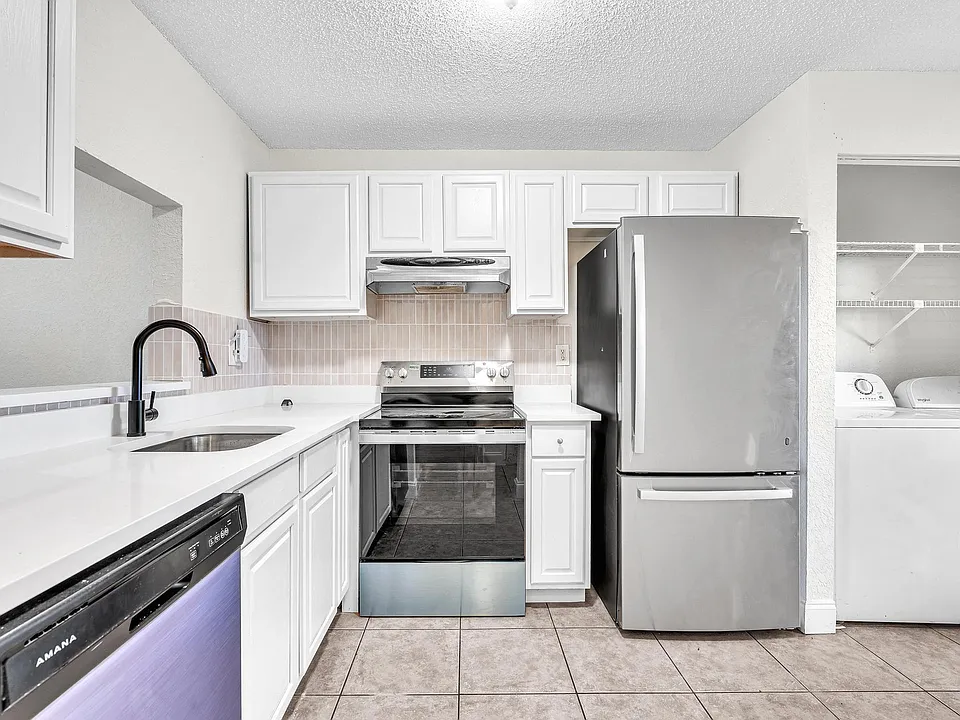 2510 Riverside Dr #2510