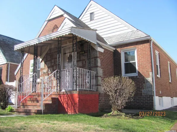 82-68 164th Place, Jamaica Hills, NY 11432