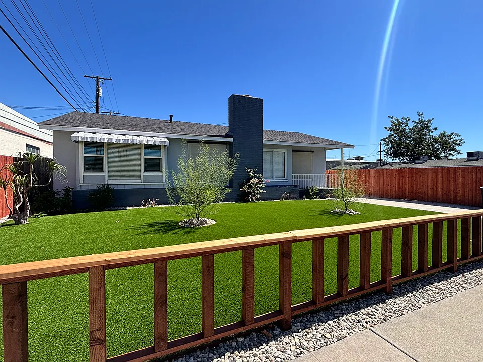 916 N Mariposa St