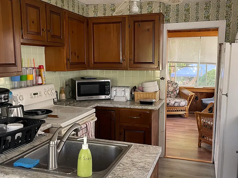 eat in kitchen