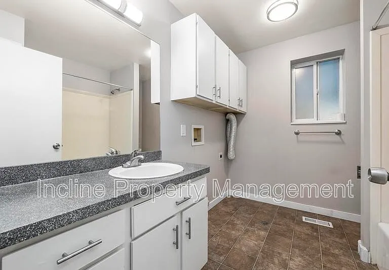 768 N 1060 W — Photo 8