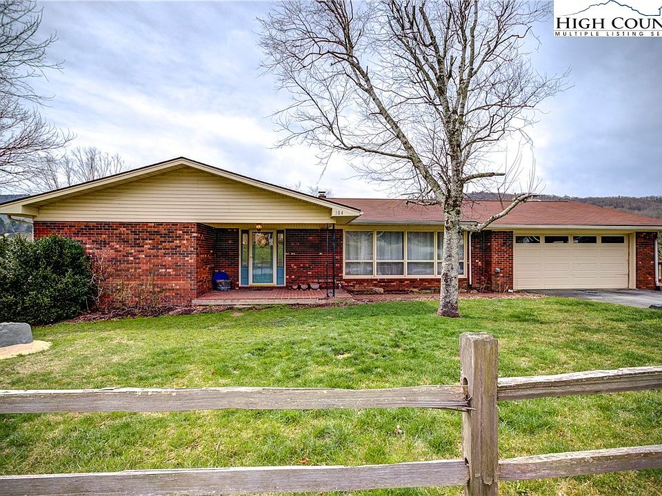 1st image of 304 Evergreen Lane