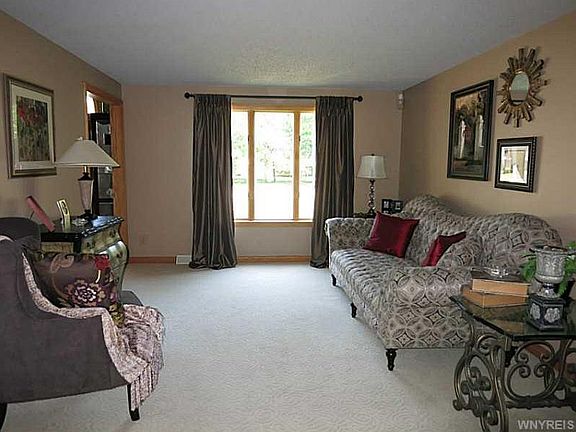 4th image of 90 Riverwoods Dr