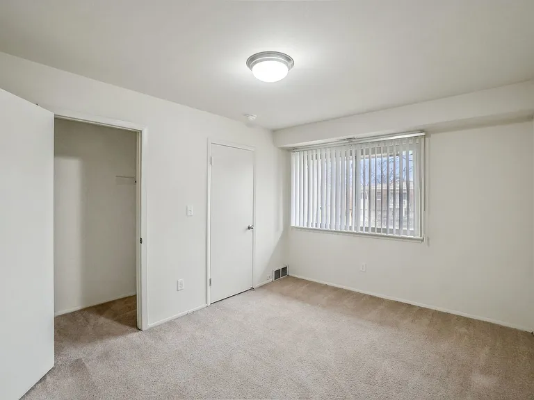 Orleans Place Apartments — Photo 7