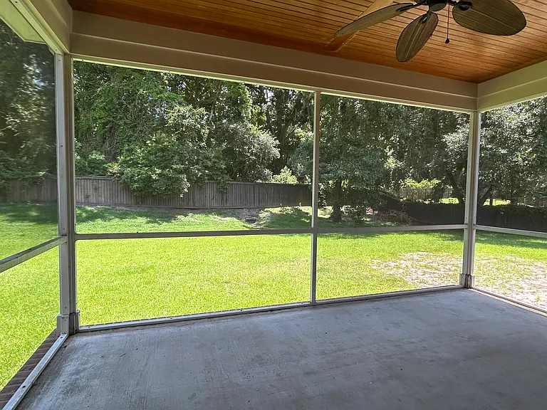 389 Chastain Cir — Photo 10