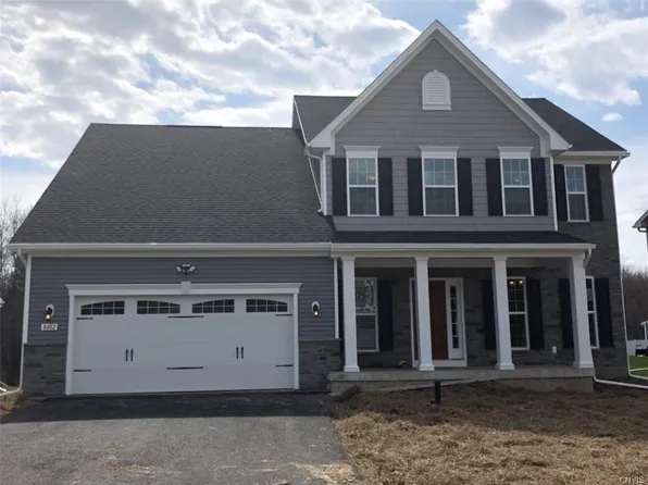 8482 Melo Cir, Clay, NY 13041