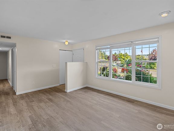 5th image of 1505 32nd Street SE