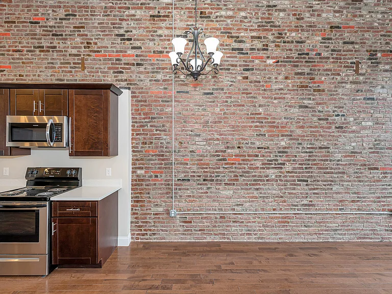 231 Central St #401 — Photo 2