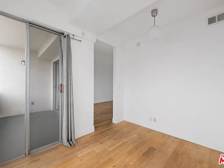7250 Franklin Ave #511 — Photo 17