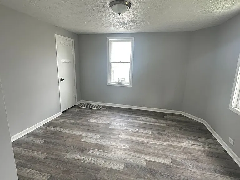 8002 Jeffries Ave — Photo 5