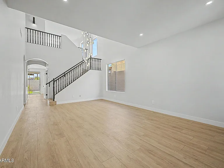 7062 W Andrew Ln — Photo 9