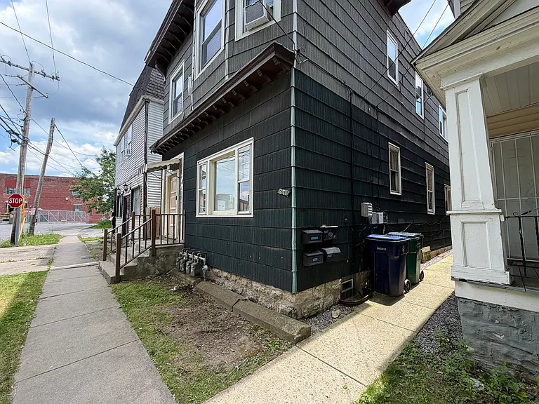271 Grote St #1 — Photo 16