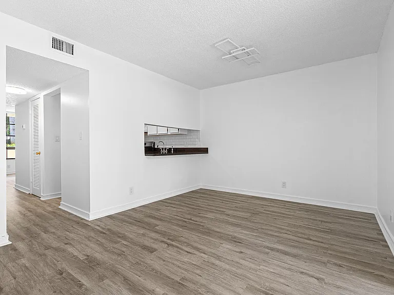 769 SE 1st Way — Photo 16