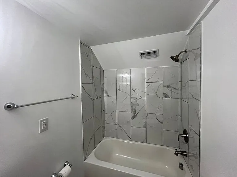 1116 E Geer St #B — Photo 18