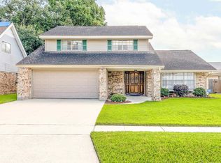 549 Lynnmeade Rd, Gretna, LA 70056