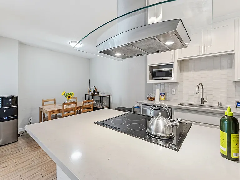 2524 T St #16 — Photo 12