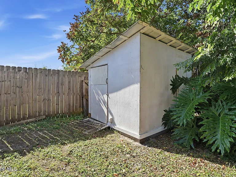 5950 Ackard Ave — Photo 35