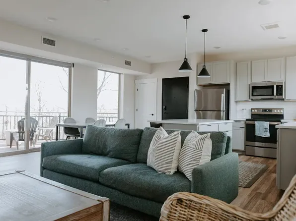 1110 Raymond Ave APT 2, Saint Paul, MN 55108