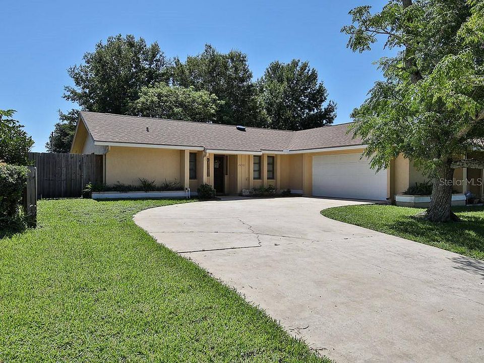 1st image of 2490 Pine Tree Circle Dr