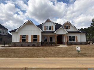 22471 Players Ln, Athens, AL 35613