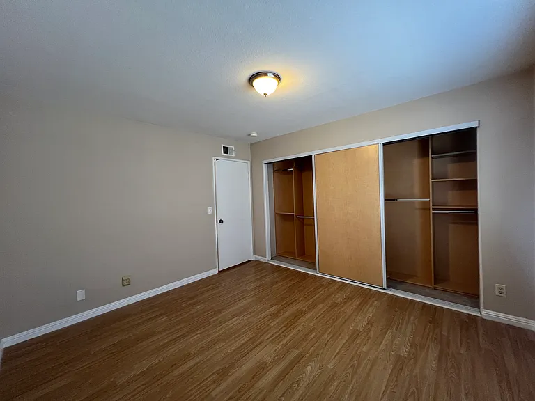 154 N Meridith Ave #9 — Photo 35