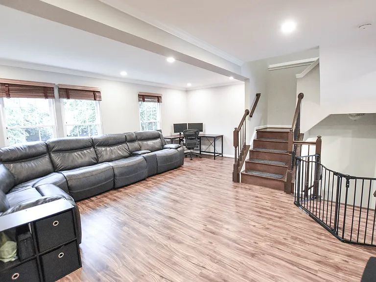 109 Shirley Sq SE — Photo 11
