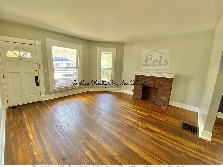 918 W Greene St — Photo 2