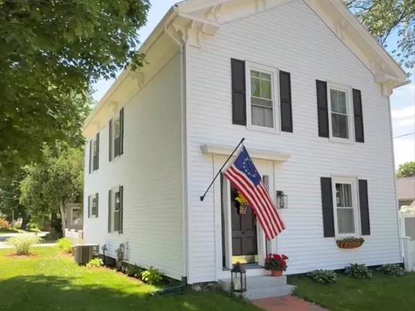 11 High St, West Brookfield, MA 01585