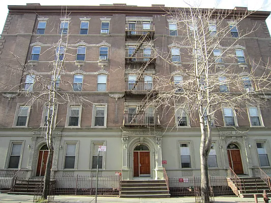Rented by Concept Real Estate Group | media 8