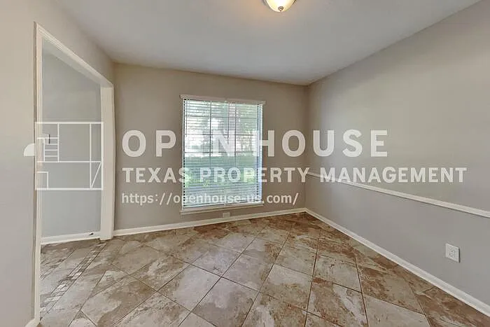 14922 Spring Lake Dr — Photo 3