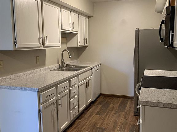 4th image of 3059 SW Maupin Ln APT 7