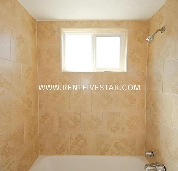397 Roosevelt Ave #B — Photo 7
