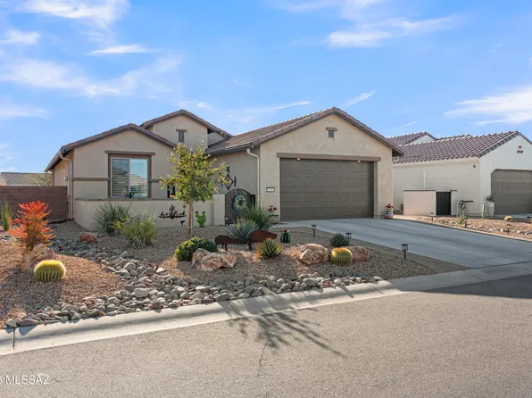 1350 E Claystone Dr, Green Valley, AZ 85614