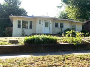 217 S Walnut St, Dexter, MO 63841