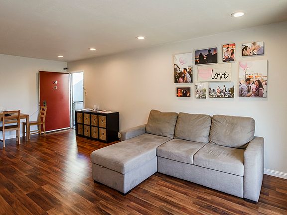 3rd image of 117 Piccadilly Pl APT H
