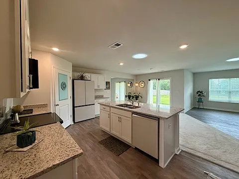 202 Alamos Ave — Photo 8