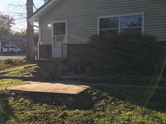 2nd image of 11 S Brown Ct